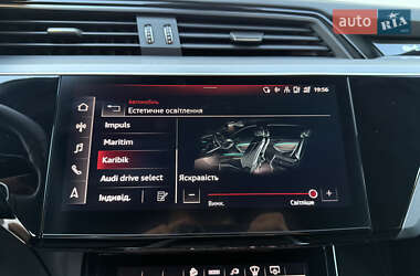 Внедорожник / Кроссовер Audi e-tron 2022 в 