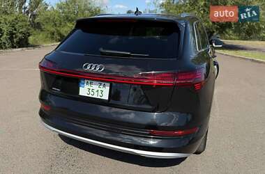 Внедорожник / Кроссовер Audi e-tron 2019 в 