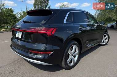 Внедорожник / Кроссовер Audi e-tron 2019 в 