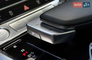 Внедорожник / Кроссовер Audi e-tron 2019 в 