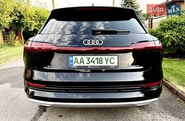 Внедорожник / Кроссовер Audi e-tron 2021 в 
