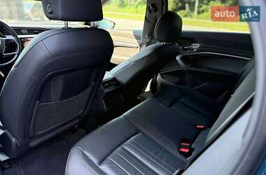 Внедорожник / Кроссовер Audi e-tron 2021 в 