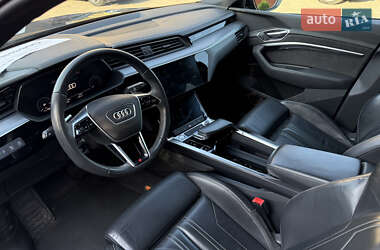 Внедорожник / Кроссовер Audi e-tron 2019 в 
