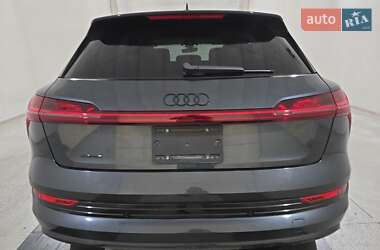 Внедорожник / Кроссовер Audi e-tron 2019 в 
