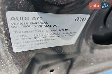 Внедорожник / Кроссовер Audi e-tron 2019 в 