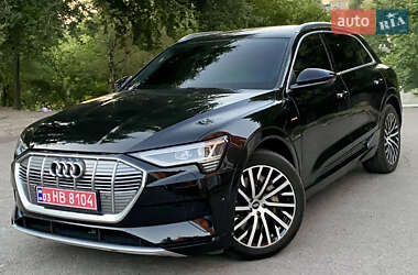 Внедорожник / Кроссовер Audi e-tron 2019 в 