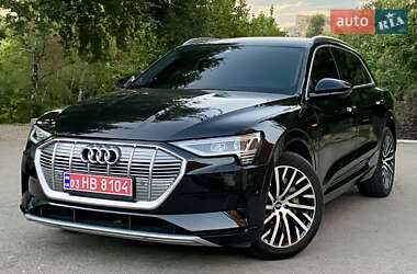 Внедорожник / Кроссовер Audi e-tron 2019 в 