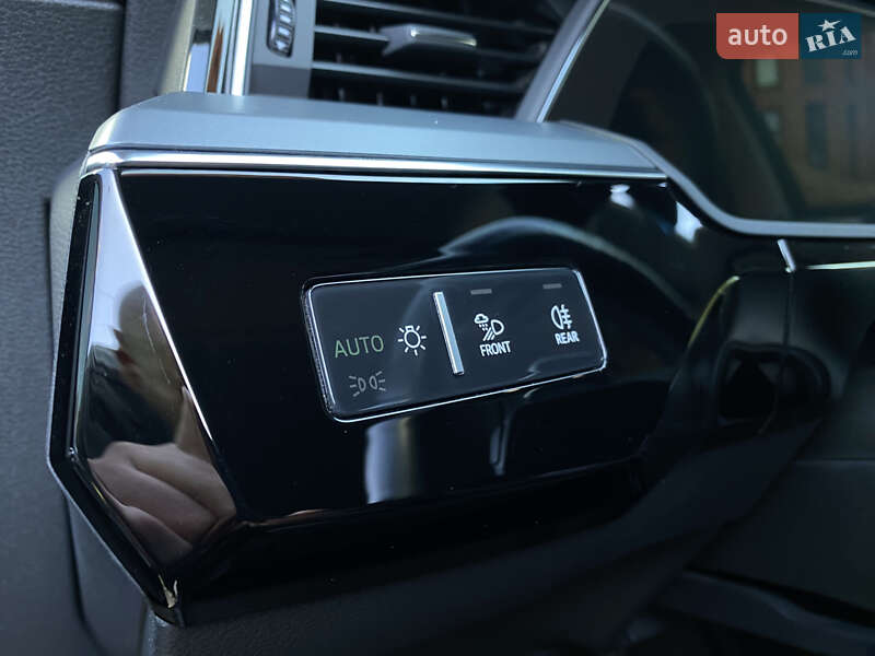 Внедорожник / Кроссовер Audi e-tron 2020 в Днепре
