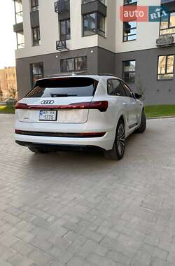 Внедорожник / Кроссовер Audi e-tron 2019 в 