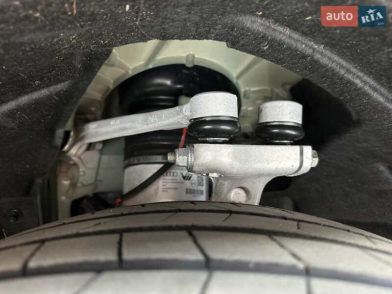 Внедорожник / Кроссовер Audi e-tron 2022 в Киеве фото 25 Внедорожник / Кроссовер Audi e-tron 2022 в Киеве