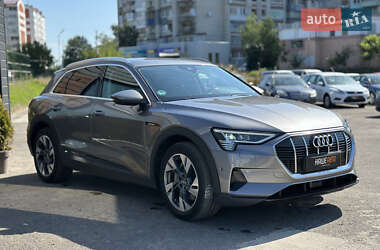 Внедорожник / Кроссовер Audi e-tron 2019 в 