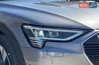Внедорожник / Кроссовер Audi e-tron 2019 в 