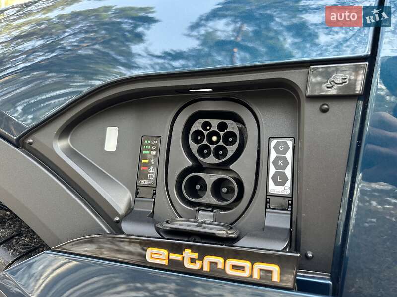 Внедорожник / Кроссовер Audi e-tron 2022 в Киеве фото 35 Внедорожник / Кроссовер Audi e-tron 2022 в Киеве