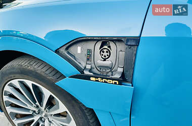 Внедорожник / Кроссовер Audi e-tron 2019 в 
