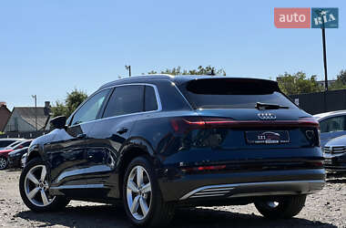 Внедорожник / Кроссовер Audi e-tron 2023 в 