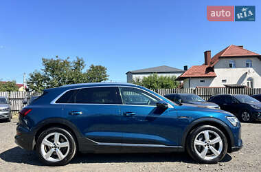 Внедорожник / Кроссовер Audi e-tron 2023 в 