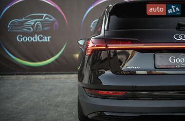 Внедорожник / Кроссовер Audi e-tron 2019 в 