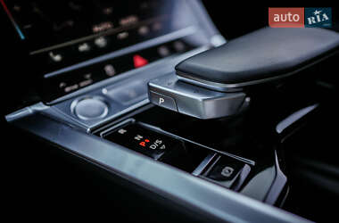Внедорожник / Кроссовер Audi e-tron 2019 в 