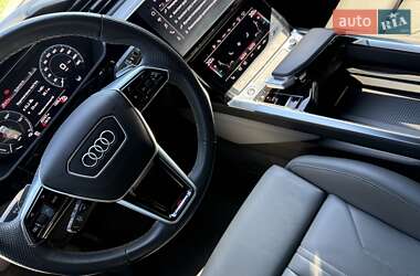 Внедорожник / Кроссовер Audi e-tron 2021 в 