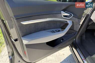 Внедорожник / Кроссовер Audi e-tron 2021 в 