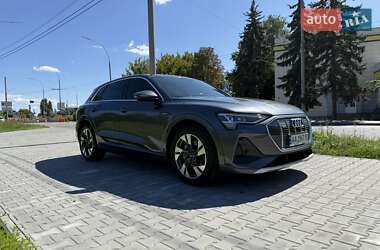 Внедорожник / Кроссовер Audi e-tron 2021 в 