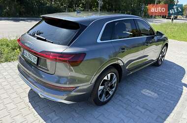 Внедорожник / Кроссовер Audi e-tron 2021 в 