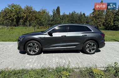 Внедорожник / Кроссовер Audi e-tron 2021 в 