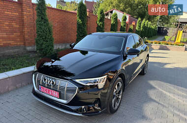 Внедорожник / Кроссовер Audi e-tron 2023 в 