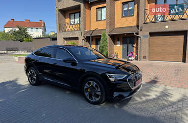 Внедорожник / Кроссовер Audi e-tron 2023 в 