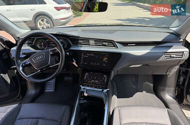 Внедорожник / Кроссовер Audi e-tron 2023 в 