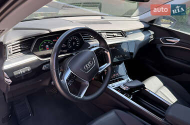 Внедорожник / Кроссовер Audi e-tron 2023 в 