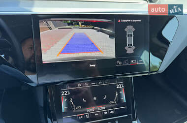 Внедорожник / Кроссовер Audi e-tron 2023 в 