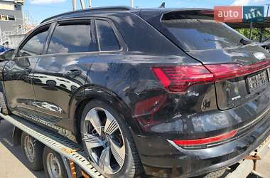 Внедорожник / Кроссовер Audi e-tron 2019 в 