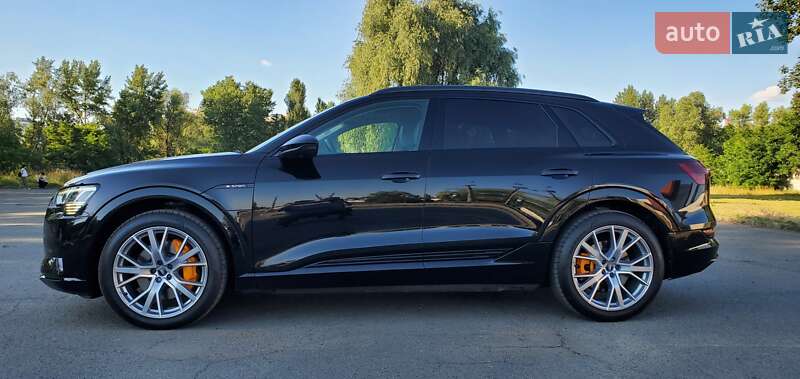 Внедорожник / Кроссовер Audi e-tron 2019 в Киеве