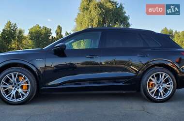 Внедорожник / Кроссовер Audi e-tron 2019 в 