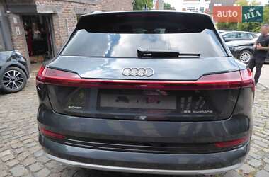 Внедорожник / Кроссовер Audi e-tron 2019 в 