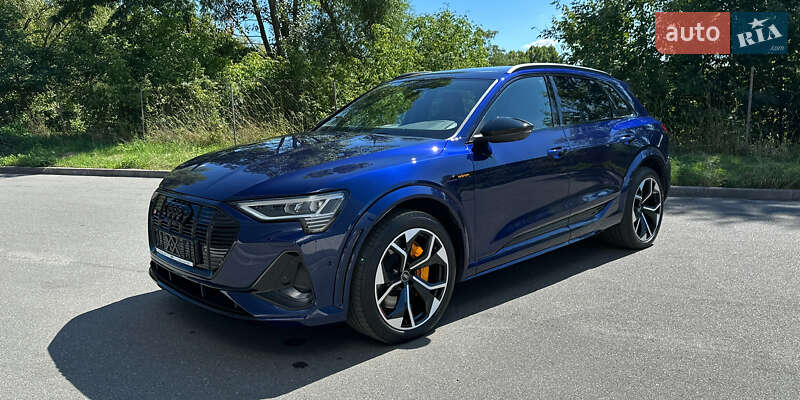 Внедорожник / Кроссовер Audi e-tron 2021 в 