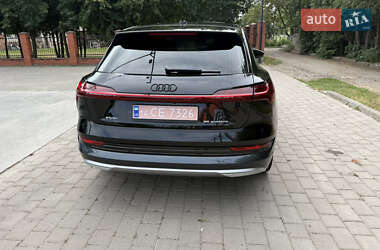 Внедорожник / Кроссовер Audi e-tron 2019 в 