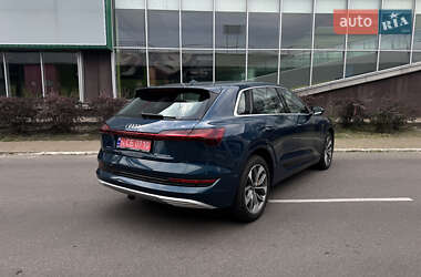 Внедорожник / Кроссовер Audi e-tron 2019 в 