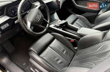 Внедорожник / Кроссовер Audi e-tron 2019 в 