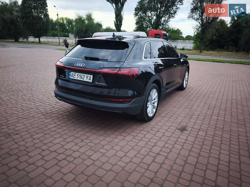 Внедорожник / Кроссовер Audi e-tron 2019 в Каменском