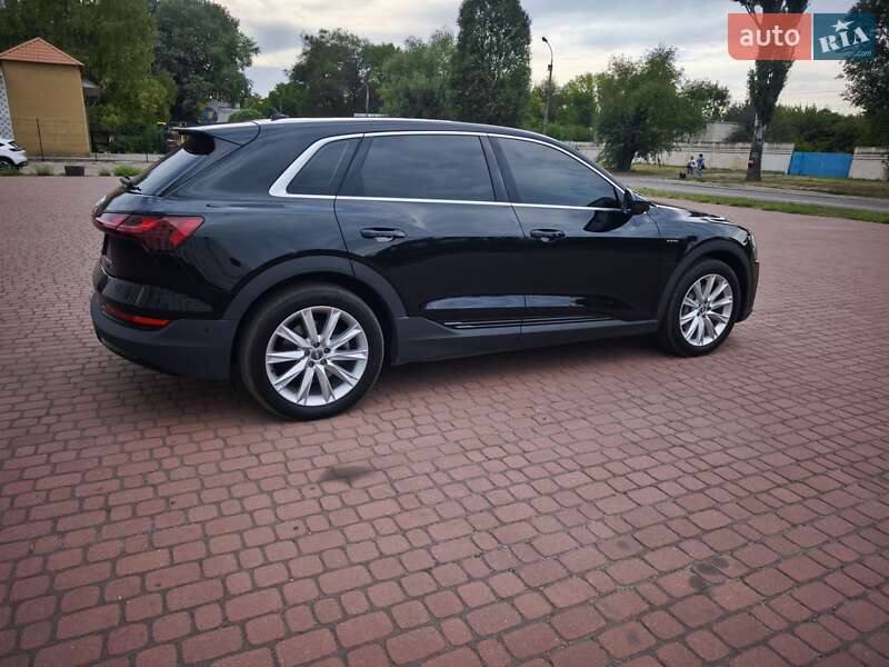 Внедорожник / Кроссовер Audi e-tron 2019 в Каменском