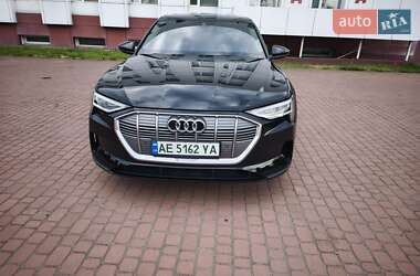 Внедорожник / Кроссовер Audi e-tron 2019 в 