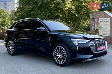 Внедорожник / Кроссовер Audi e-tron 2019 в 