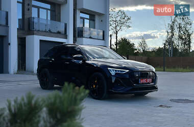 Внедорожник / Кроссовер Audi e-tron 2022 в 