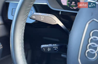 Внедорожник / Кроссовер Audi e-tron 2022 в 