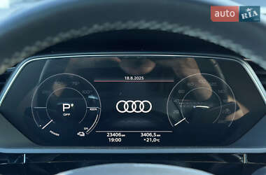 Внедорожник / Кроссовер Audi e-tron 2022 в 