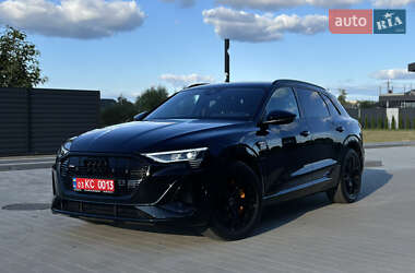 Внедорожник / Кроссовер Audi e-tron 2022 в 