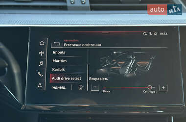 Внедорожник / Кроссовер Audi e-tron 2022 в 