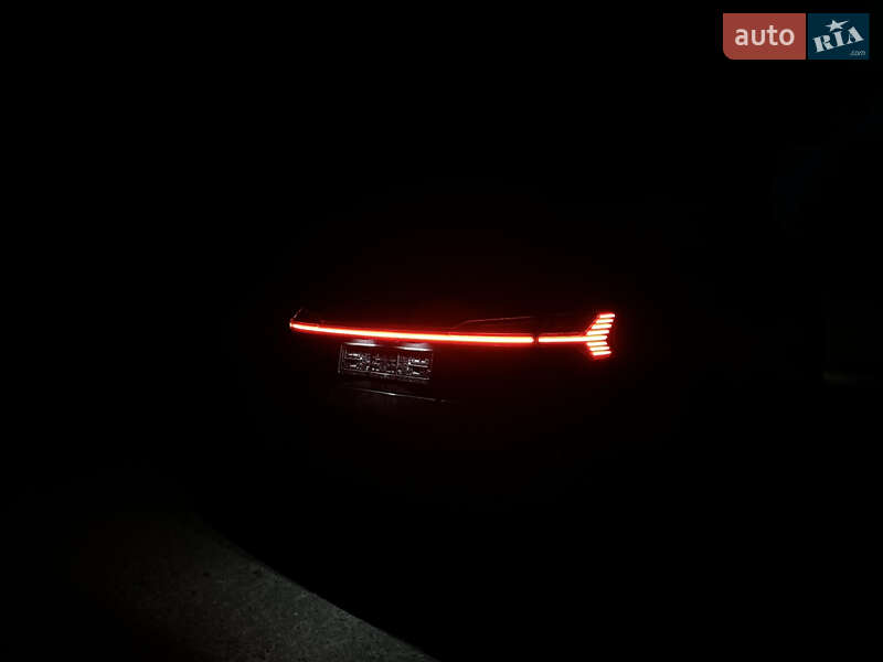 Внедорожник / Кроссовер Audi e-tron 2022 в Ковеле